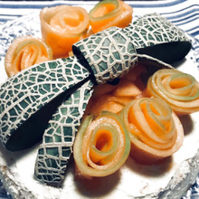 簡単デコでインスタ映え✨メロンケーキ🎀🍈🌹