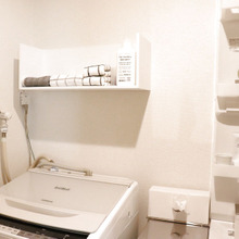 ホッチキスでつける棚!壁美人は少ない収納事情の味方♡