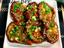 5分で簡単もう1品♪ビッグ椎茸の甘辛スパイシー胡麻絡めステーキ