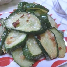 うま味が凝縮ヤミツキ♪ 干しきゅうりのガーリックチーズ炒め