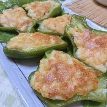 ふんわりコクうま♪ ピーマンの厚揚げ詰め焼き