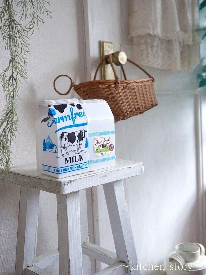 【貼るだけリメイク】セリア100均の牛乳パックカバーをインテリアに使ってみた♪