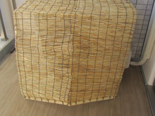 エアコン室外機の日よけで節電効果を期待☆