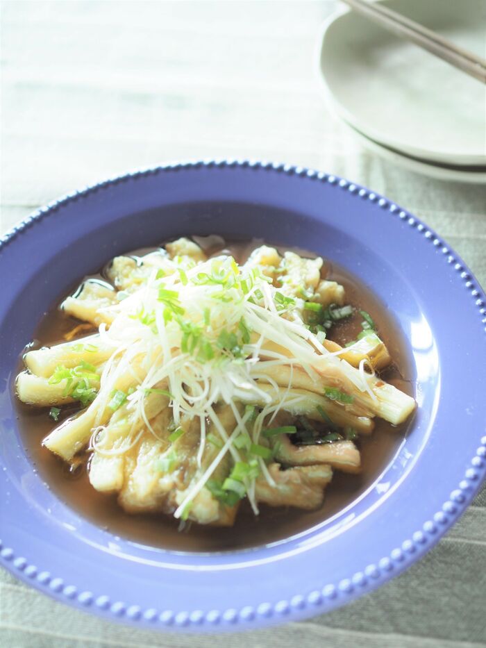 じゅわっと熱々オイルがおいしい!なすたっぷりのアジアンサラダ