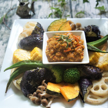 茹でる×揚げる★夏野菜のカレーバーニャ・フレッダ