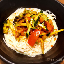 トマトときゅうりの味噌和え豆乳そうめん