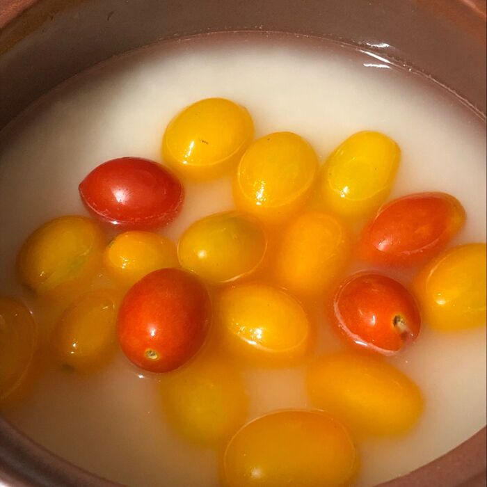 トマトご飯を炊く
