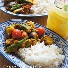 ジャスミン香♪夏野菜たっぷりなスパイスだけで作るドライなカレー