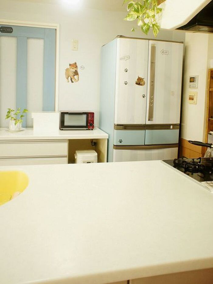 キッチンに馴染むように★ダイソーとセリアで冷蔵庫の再リメイク