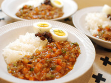 野菜と牛豚合いびき肉たっぷりキーマカレー