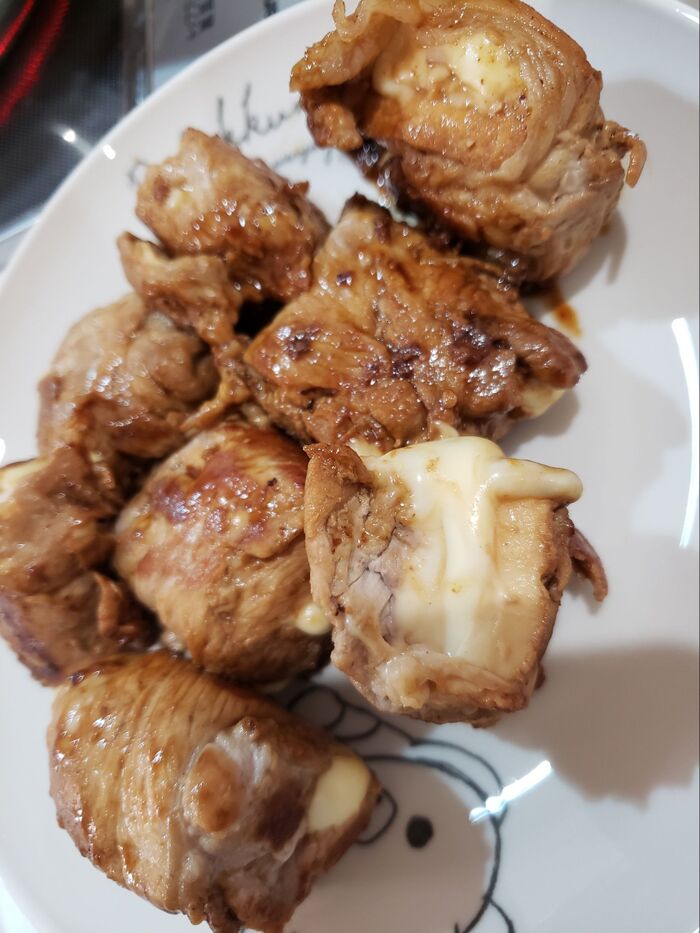 チーズがとろ~り厚揚げの照り焼き肉巻き