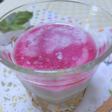 混ぜるだけでとろ~り♪ 赤紫蘇豆乳ドリンク