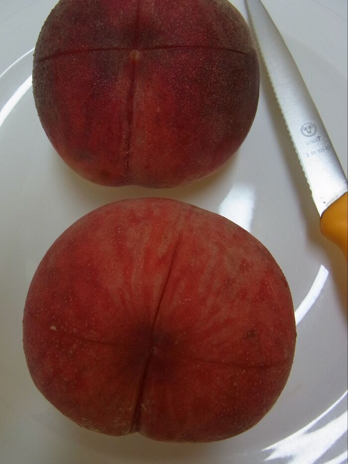 桃の下準備