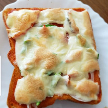 食パンでピザトースト