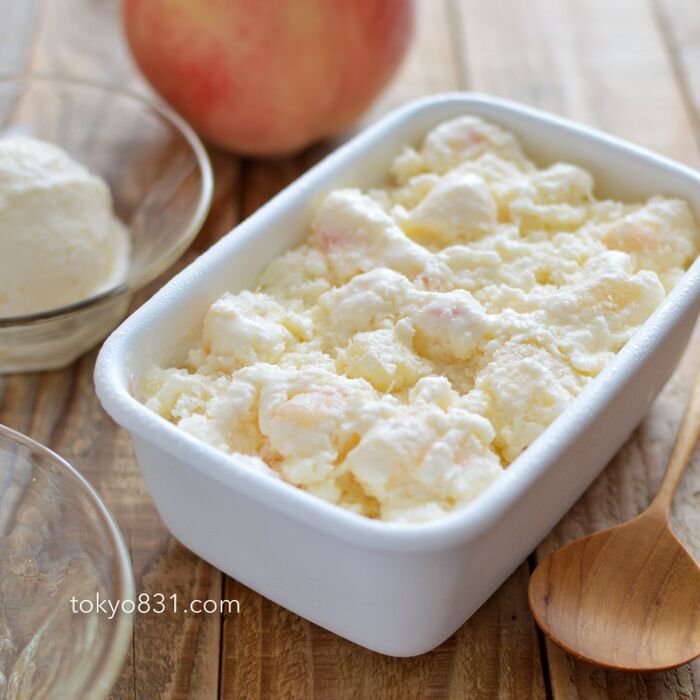 桃ヨーグルトアイス。混ぜて冷凍するだけの簡単スイーツ!