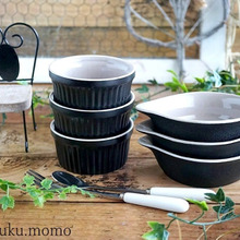 ブラック×グレーのバイカラーがお洒落!ダイソー100均のスキレット風ココット皿