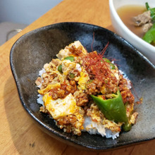 甘長と担々肉みそ豆腐の卵とじ丼