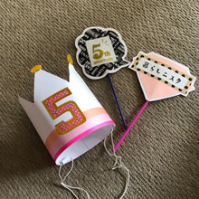 紙モノで簡単手作り♪ バースデークラウンで記念撮影を