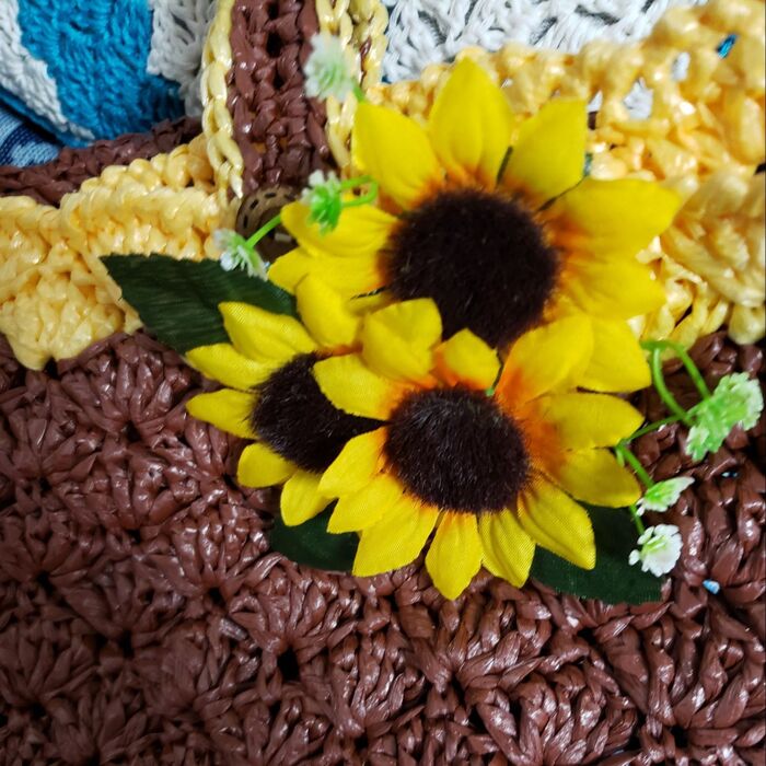 コサージュをつけると