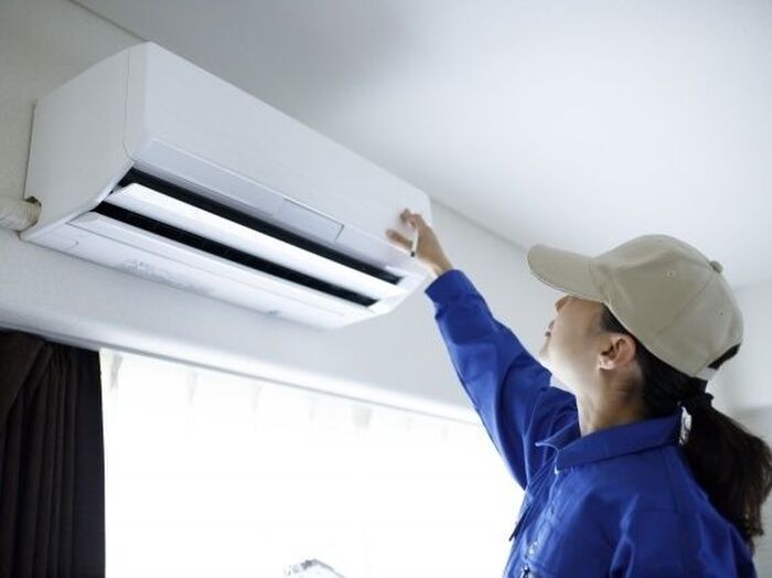 気になる臭いはこれで解決!エアコンの正しいお手入れ方法