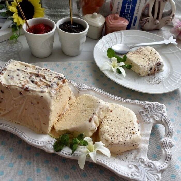 自然の甘さ!糀甘酒のセミフレッド メレンゲとアーモンド入り