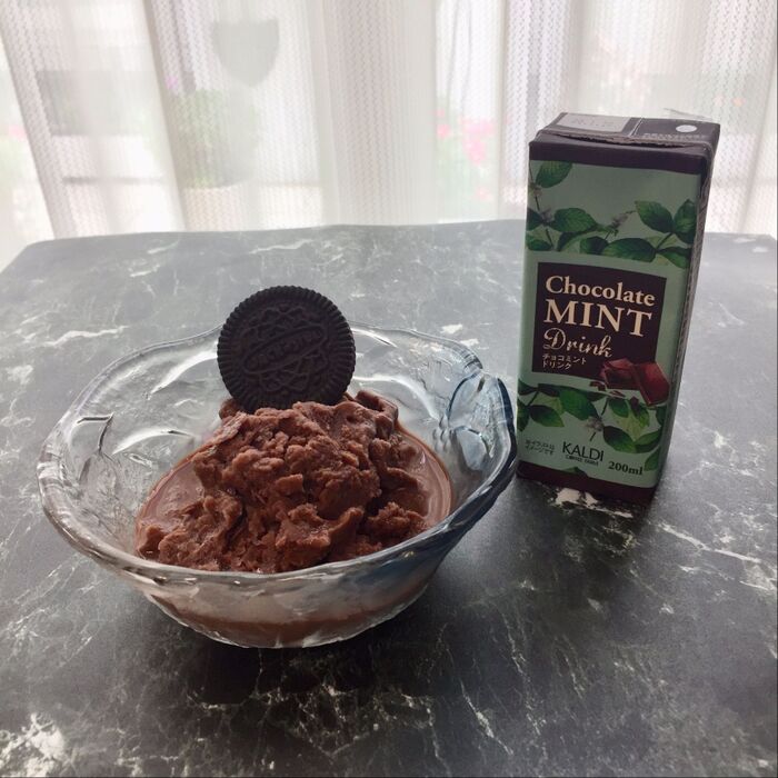 お皿に入れてクッキーを飾る