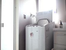 女子のヘアゴムを「ちょっとそこに」を叶える最強のマグネットフック!