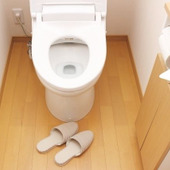 臭いにも汚れにもつけ置きが効く!知っておきたいトイレ掃除のコツ