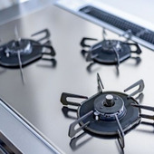 しつこい汚れはつけ置きが一番!五徳の掃除は重曹にお任せ