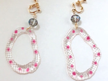 おやつの空き容器で作るキラキラアクセサリー