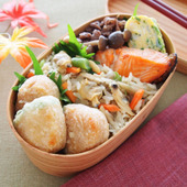 冷凍食品でアレンジ!お弁当&ランチレシピ「あさりごはんの秋満載弁当」