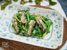 3分以内で完成!材料4つで超簡単!満足!なもう1品【ニラとオイルサーディンの胡麻和え】