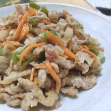 焦がし醤油が美味い♪ 豚こまと千切り野菜のとろみ炒め