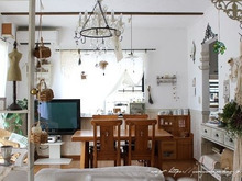 話題のスタイリッシュな『壁寄せTVスタンド』でTV周りがスッキリ♪