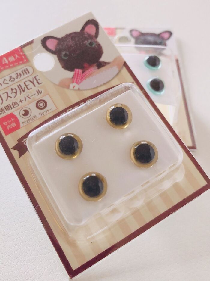 目や鼻のパーツも簡単に取り付け♪