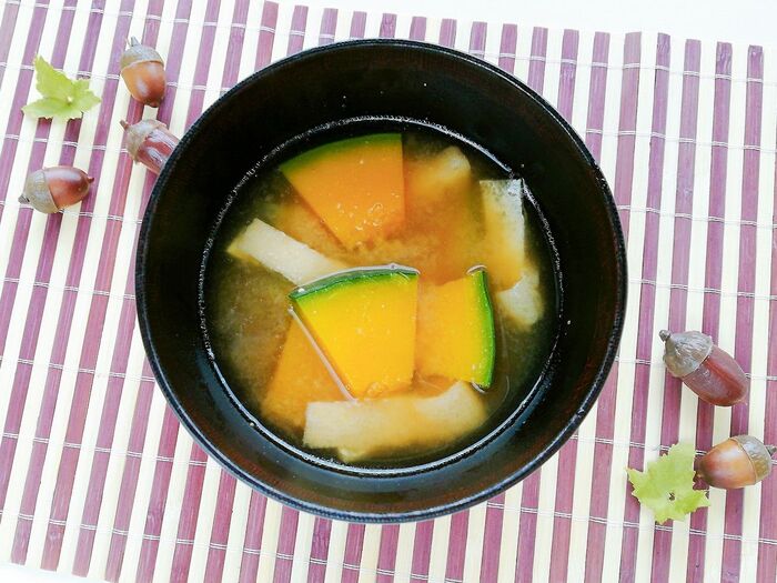 便利な野菜だし使用♪【かぼちゃと油揚げの味噌汁】