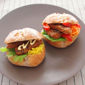 冷凍食品でアレンジ!お弁当&ランチレシピ「ごま味噌チキンカツの和風サンド」