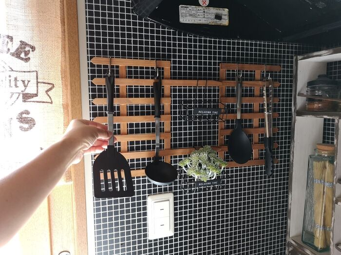 【100均DIY】キッチンツールを見せる収納にしました
