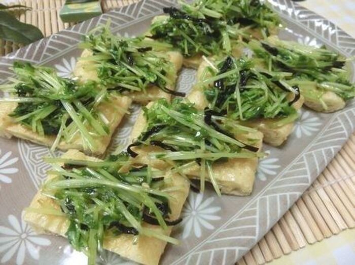 5分で美味い♪ 豆苗ナムルのせサクサク油揚げカナッペ