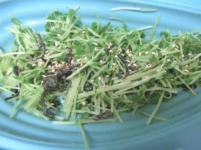 1.豆苗をレンチンして具を混ぜる