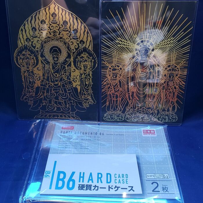 2、スクラッチアートの絵を削って完成させる。