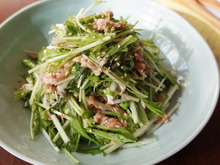 さっぱり美味しいヘルシー副菜!水菜とツナの梅しそサラダ