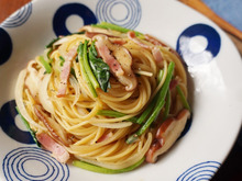 旨味たっぷり♡しいたけとほうれん草のめんつゆバターパスタ