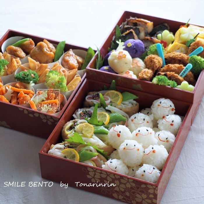 こむすび君がいっぱいの運動会弁当