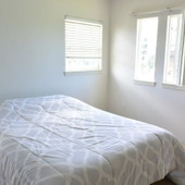 お掃除しても気になる寝室の臭い対策【前編:臭いの正体発見と掃除方法】