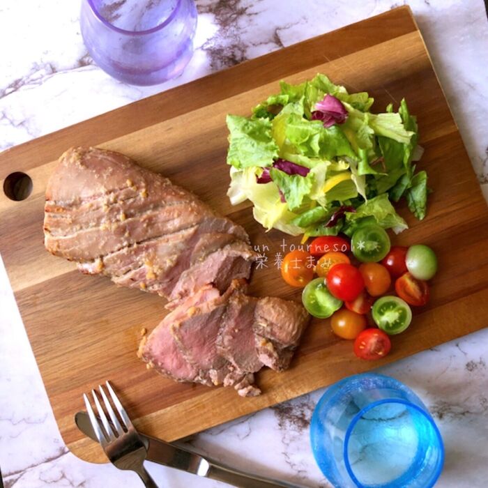 【揉み込んだらオーブンへ】疲労回復効果にオススメ‼はちみつ味噌のローストポーク