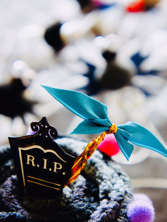 カンタン♪ときめきハンドメイド♪ **ちょこっとのリボンが変身!Halloweenの彩りデコ**