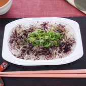 トレーのままで簡単!パックごはんレシピ「ゆかりバターごはん」