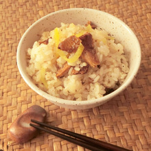 さんまの蒲焼きとたくあんの混ぜご飯