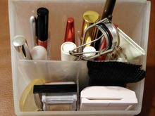 100均『ペン立て』を使ったメイクグッズ収納